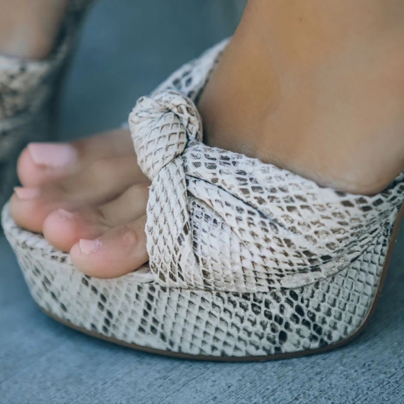 HEELED PYTHON PLATFORM Twist knot SANDAL size 8.5 - Picture 5 of 6